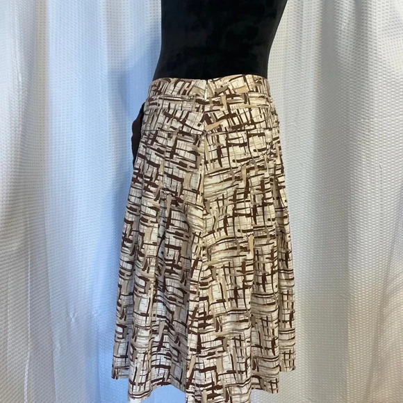 Old Navy Brown Print Just Below Waist Skirt Size 6 - Picture 2 of 5